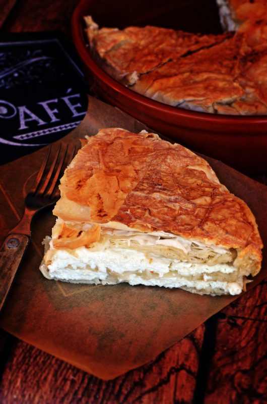 túrós burek felvágva közelről