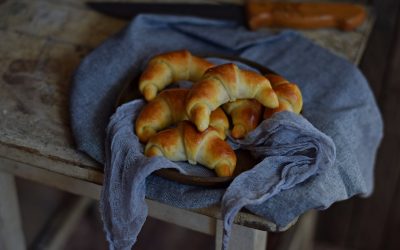 Juci feledhetetlen olajos kiflije, bögrésen