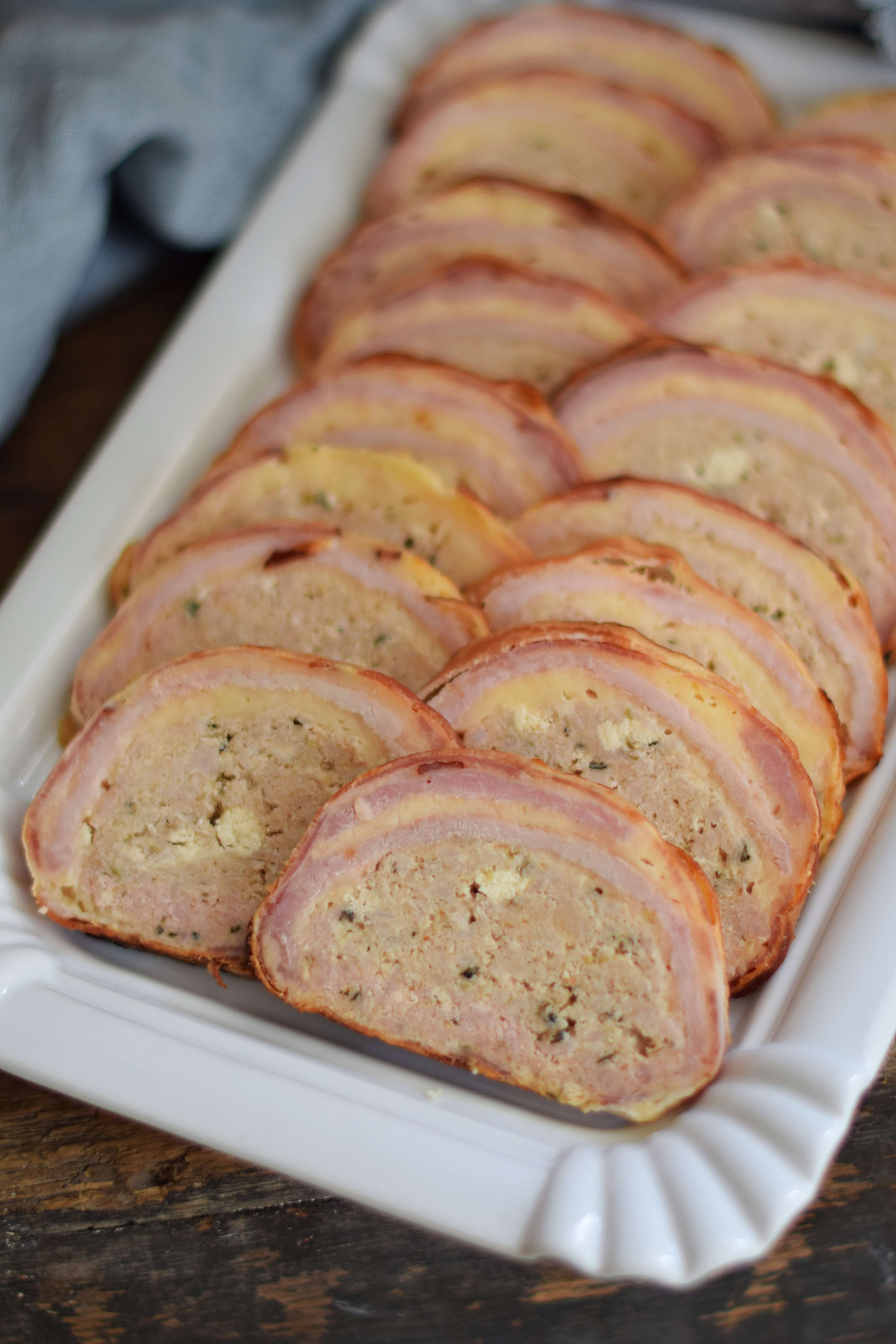Töltött karaj őzgerincben recept a Rupáner konyhából, fetás-zöldfűszeres töltelékkel